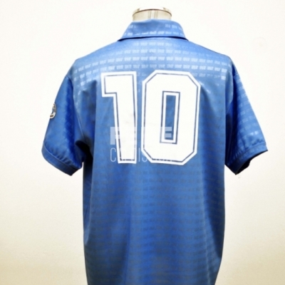 0245_2_napoli_10_maradona_1990-1991_serie-a